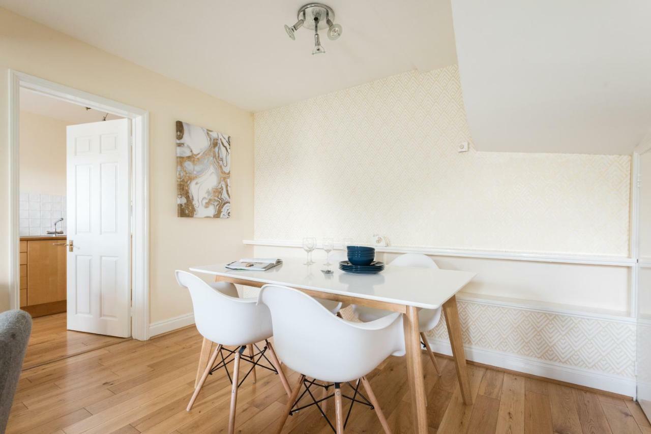 Apartment The Lapis Lounge - Large 3bdr House At River Avon