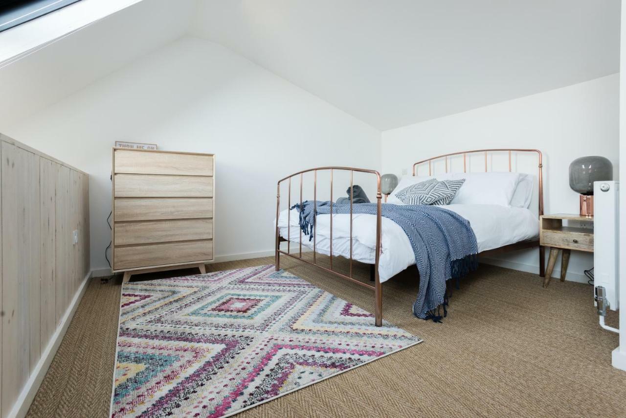 The Cliffside Loft - Distinctly Modern 3 Bdr Riverside *