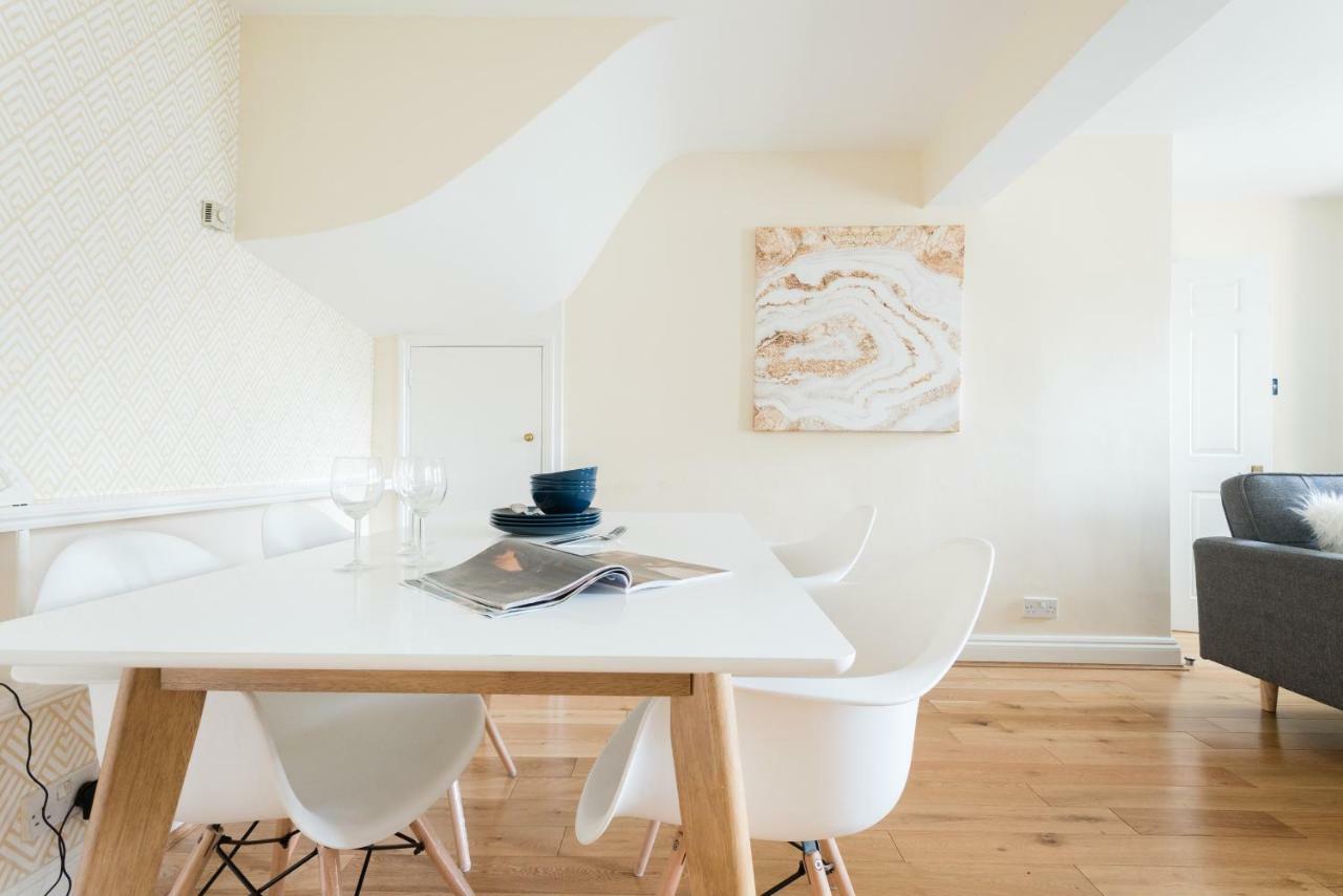 The Lapis Lounge - Large 3bdr House At River Avon Bath
