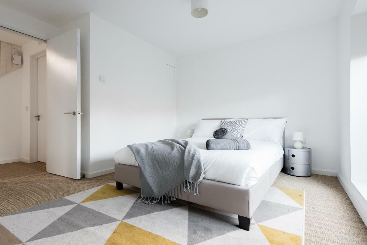 The Cliffside Loft - Distinctly Modern 3 Bdr Riverside