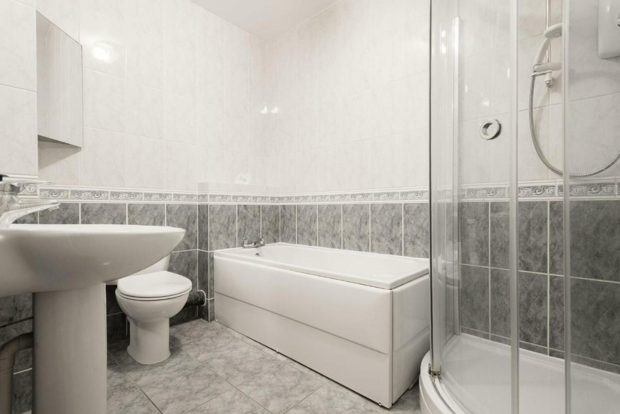 The Lapis Lounge - Large 3bdr House At River Avon Apartment *