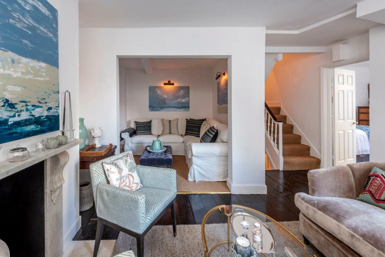 Stylish & Spacious Center Georgian Townhouse * Bath
