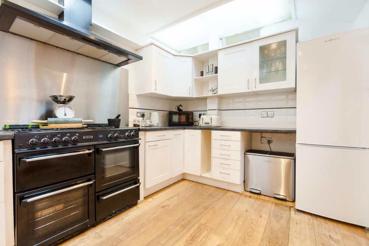 The Hive House - Large Light-flooded 6bdr Townhouse Apartment