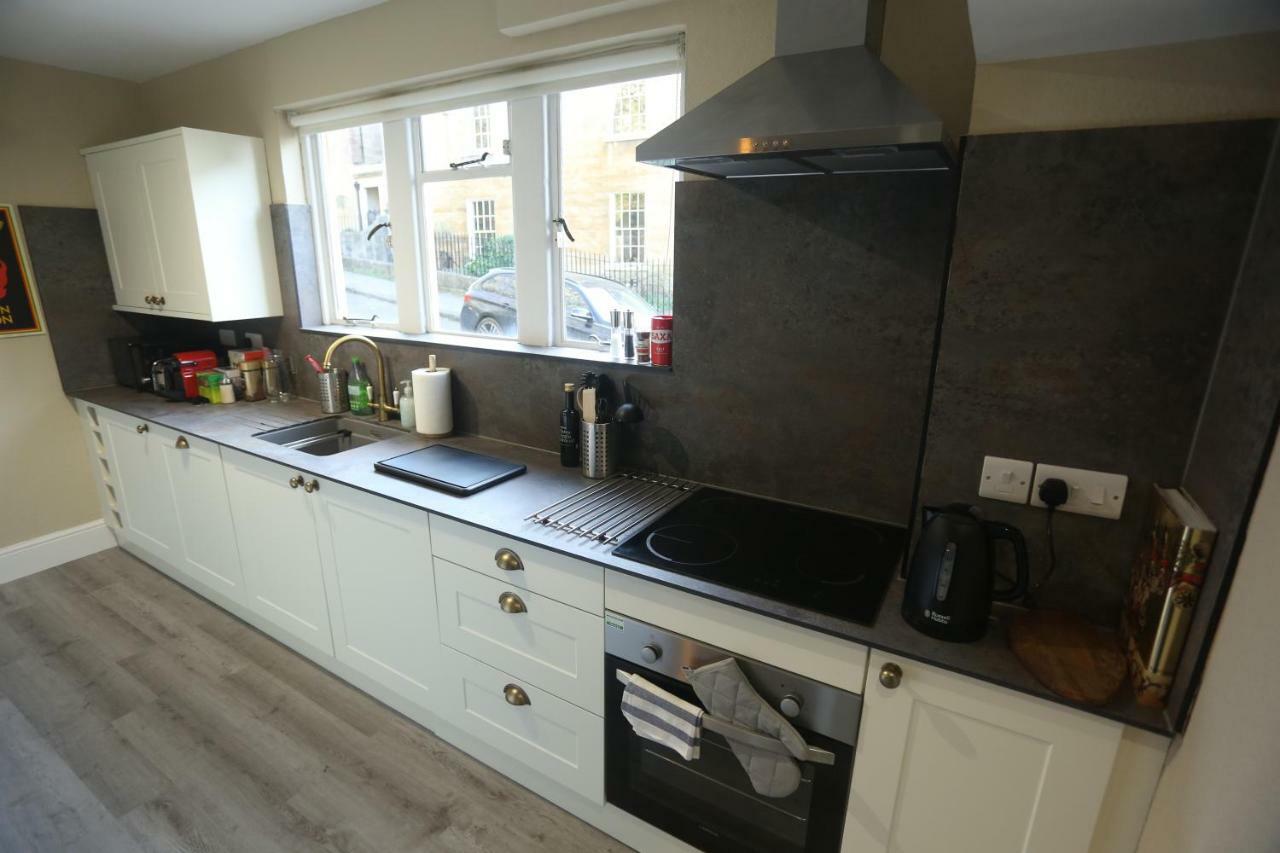 Victorian Lodge: Private Estate With Secure Parking Holiday home *