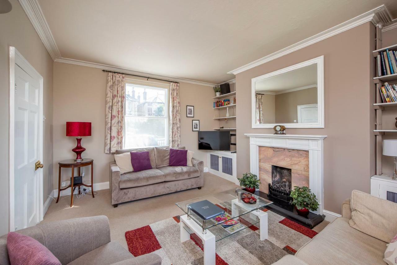 Holiday home Wellsway House *