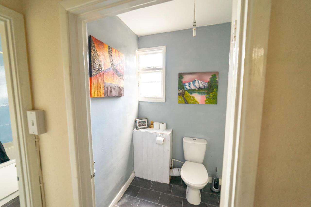 Stag And Hen Friendly House With Parking Holiday home Bath