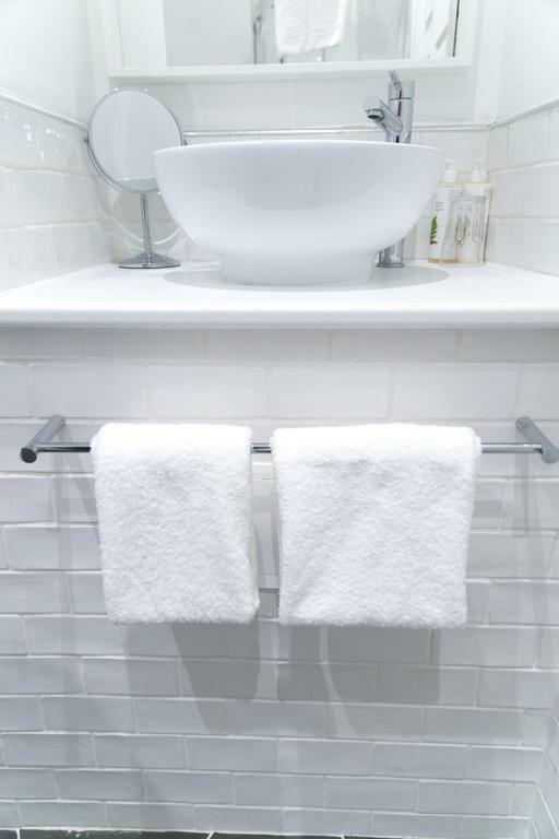 The Black Fox Bath
