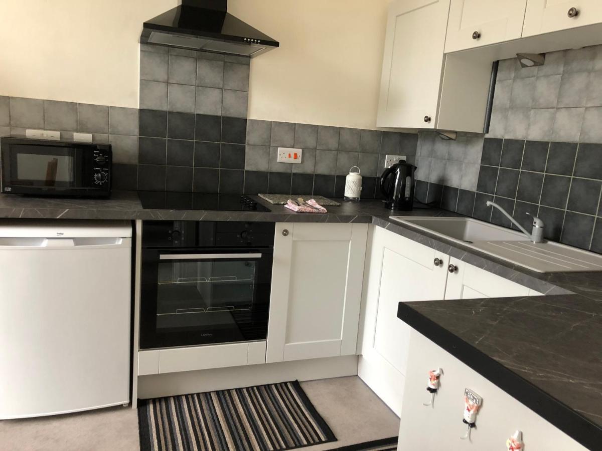 Grosvenor Place Spacious Studio Apartment