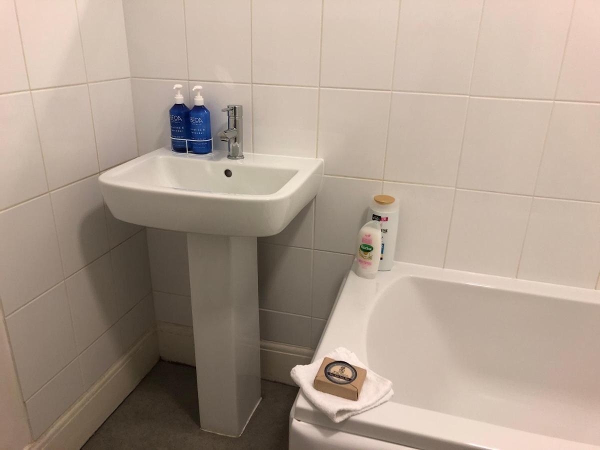 Grosvenor Place Spacious Studio Bath
