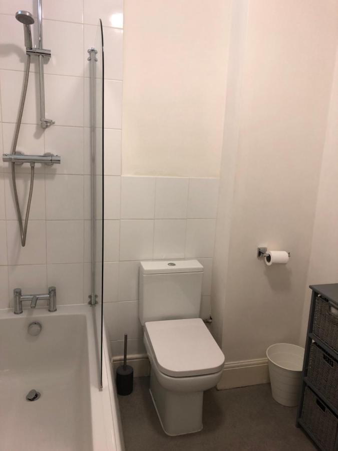 Grosvenor Place Spacious Studio Bath