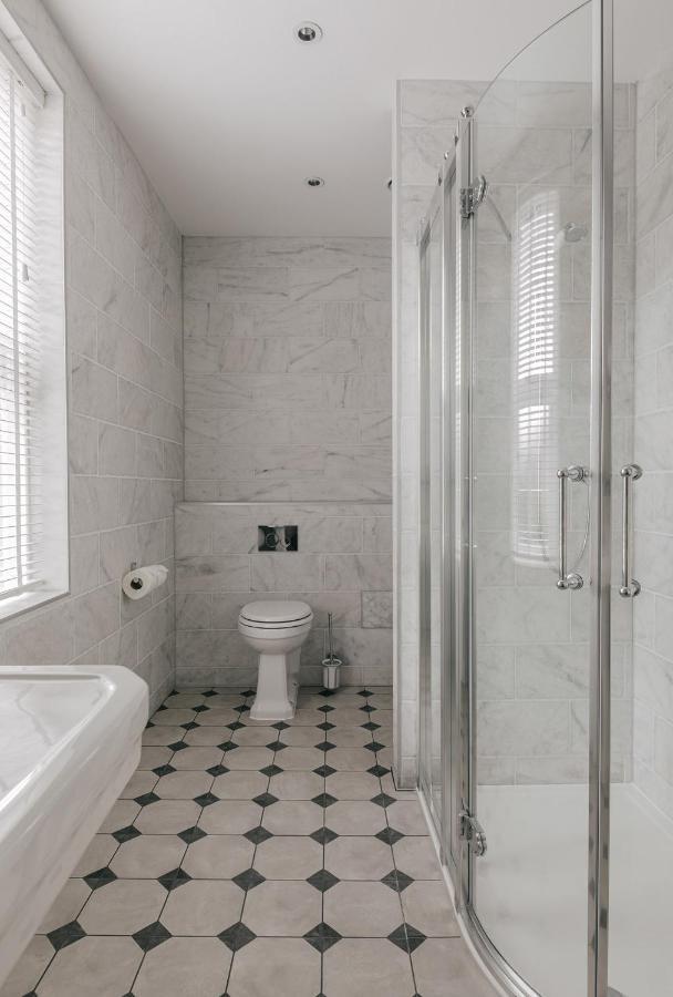 Tyndall Boutique Bath