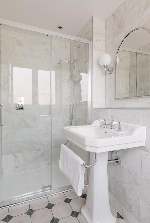 Tyndall Boutique Bath