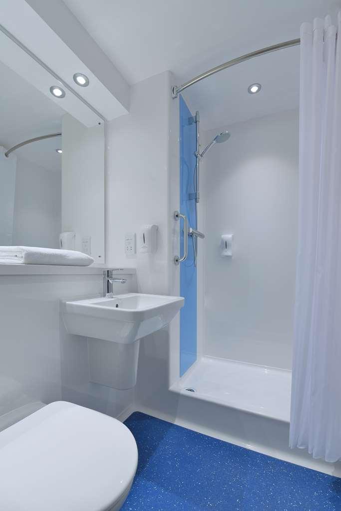 Travelodge 3* Bath