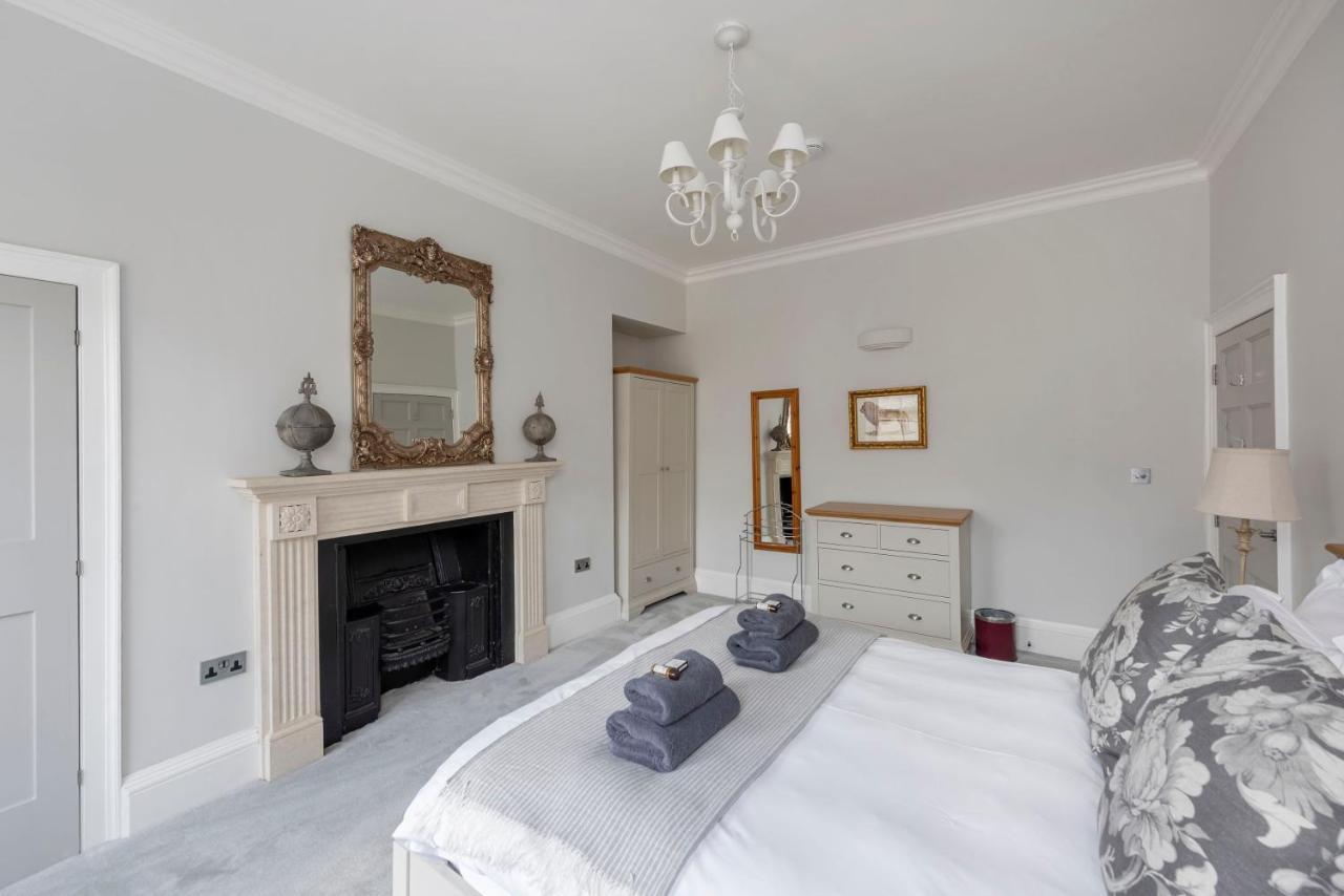 Brunswick Place Apartment *