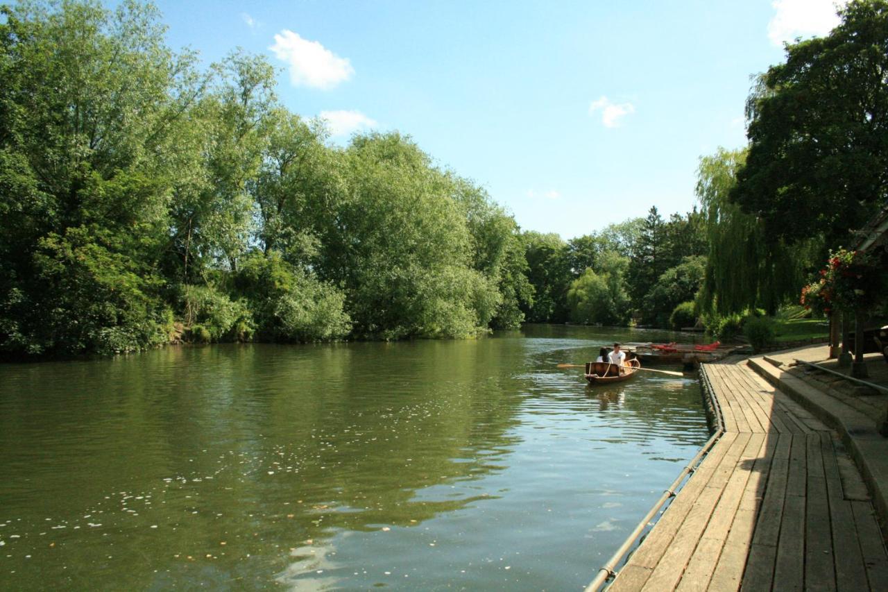 Boating Station Bath