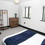 Little Elm - Luxury Home From Home, Free Parking, 30-40 Mins Walk From Bath City Centre