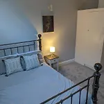 Gorgeous Cosy Flat With Free Parking And Garden
