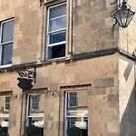 Elegant Well Appointed Maisonette 105M2