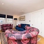 Pass The Keys 2 Bed Flat In The Heart Of Bath