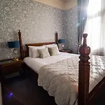 Brooks Guesthouse