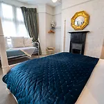 Brooks Guesthouse