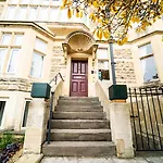 Brooks Guesthouse