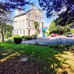 Wentworth House - Free Parking