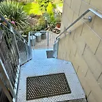 The Retreat, Luxury Studio Apartment In Bath With Parking