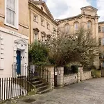 Beautiful Apartment In Bath