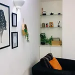 Contemporary Large Apartment In An Ideal Location