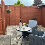 Cosy Countryside Stay Near Bath With Free Parking