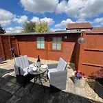 Cosy Countryside Stay Near Bath With Free Parking