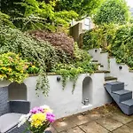 Stunning 4 Bedroom House In Central Bath