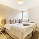 No15-Boutique Georgian Townhouse In Central Bath