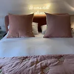 Boutique Bath Apartment With 2 Beautiful Bedrooms