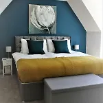 Golf Club House Free Multi Space Parking