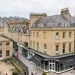 Central Bath Near The Circus