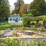 Combe Grove Hotel