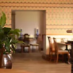 Combe Grove Hotel