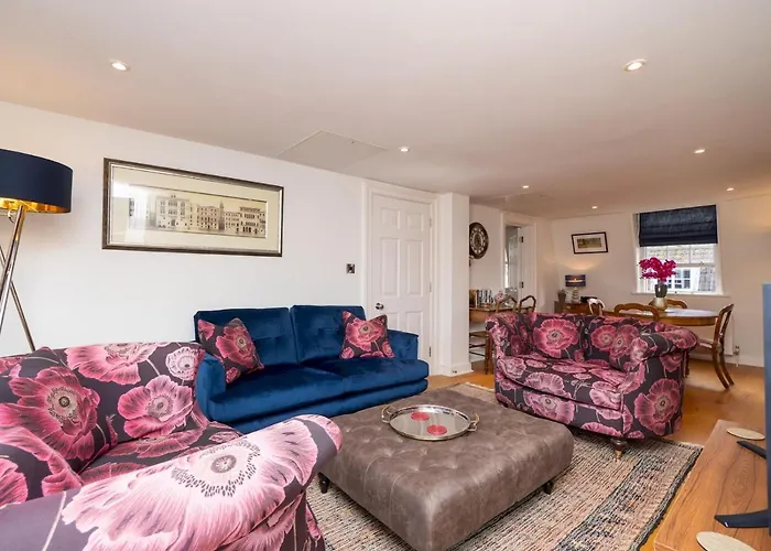 Pass The Keys 2 Bed Flat In The Heart Of Bath