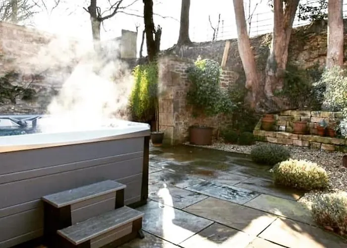 The Little Barn @ Bath With Large Hot Tub