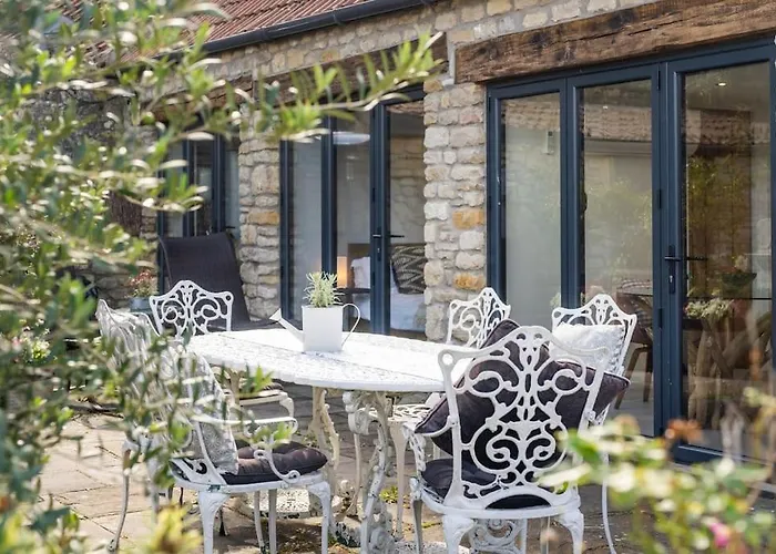 Beautiful One-Bed Countryside Retreat In Bath