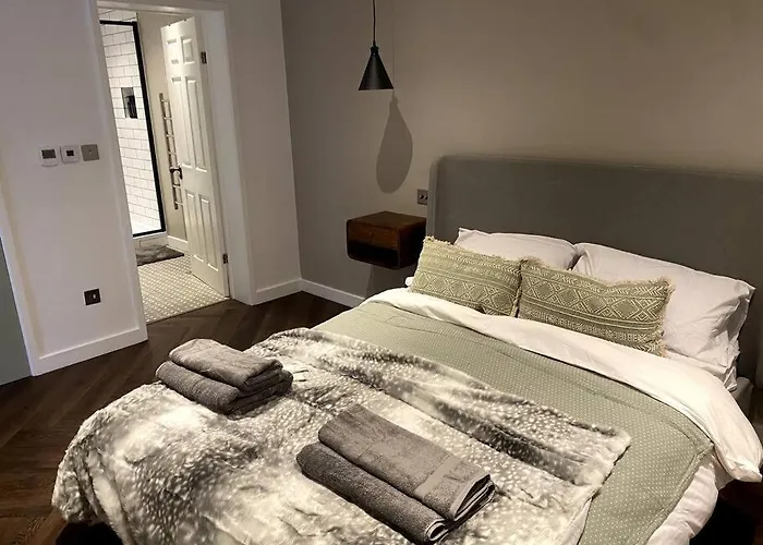 The Retreat, Luxury Studio Apartment In Bath With Parking