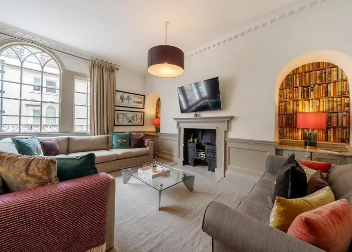 No15-Boutique Georgian Townhouse In Central Bath