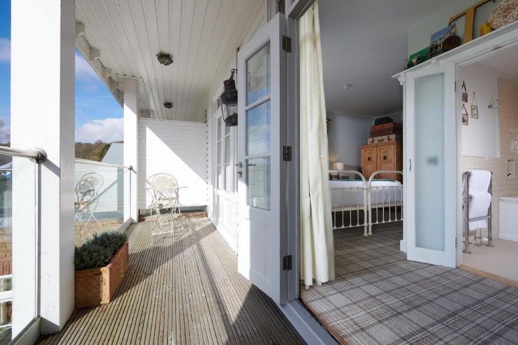 The Boathouse Inn 4*