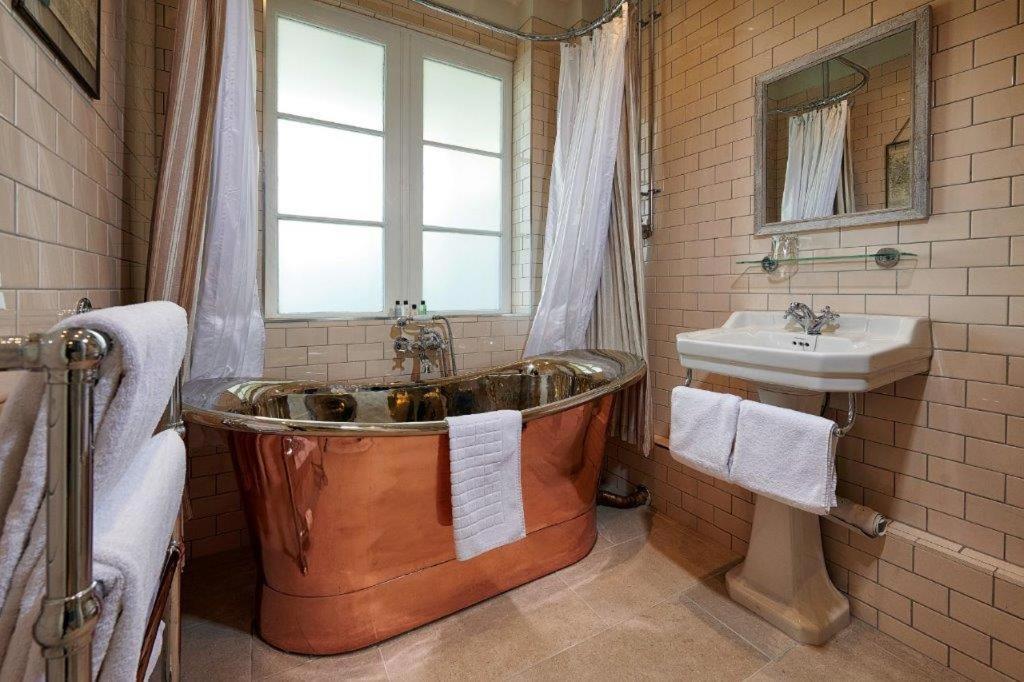 The Boathouse 4*