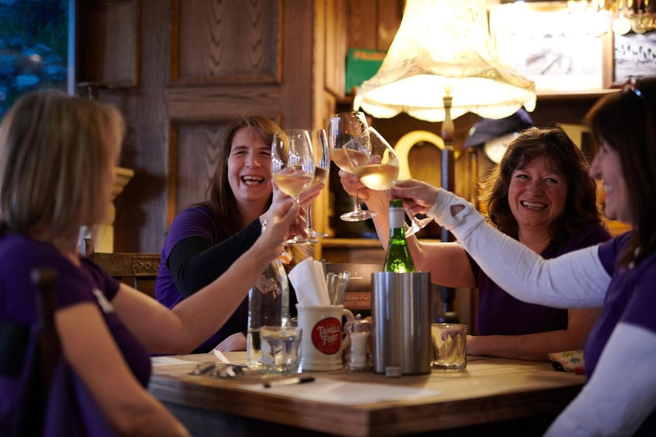The Boathouse Inn 4*