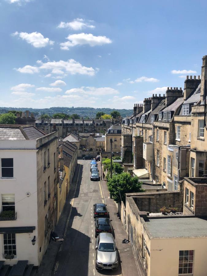 Apartment Ideally Located 2 Bedroom Luxury Bath