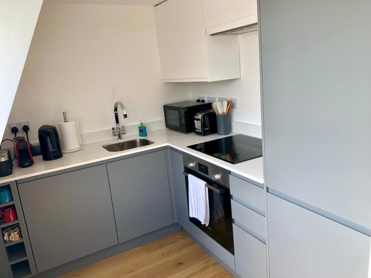Ideally Located 2 Bedroom Luxury *