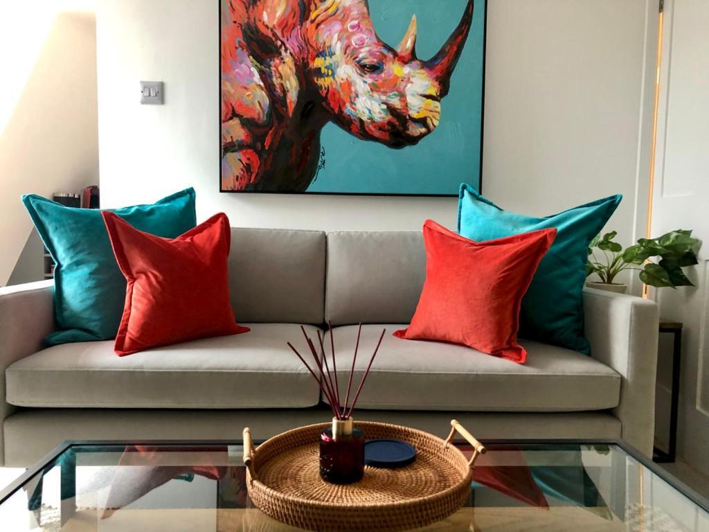 Apartment Ideally Located 2 Bedroom Luxury Bath